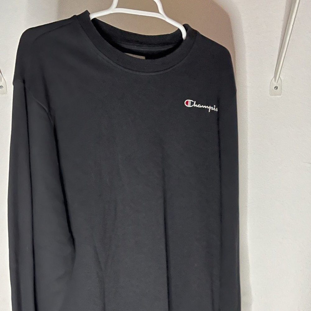 Black-Champion-Sweatshirt